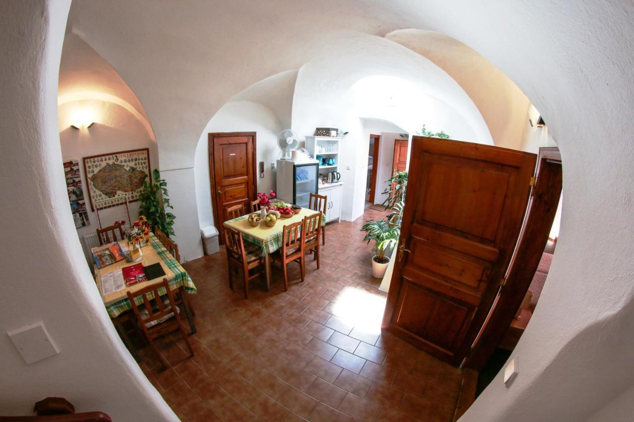 Mini Hotel Abraka & Apartments Cesky Krumlov Exterior photo