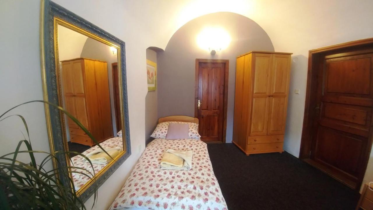 Mini Hotel Abraka & Apartments Cesky Krumlov Exterior photo