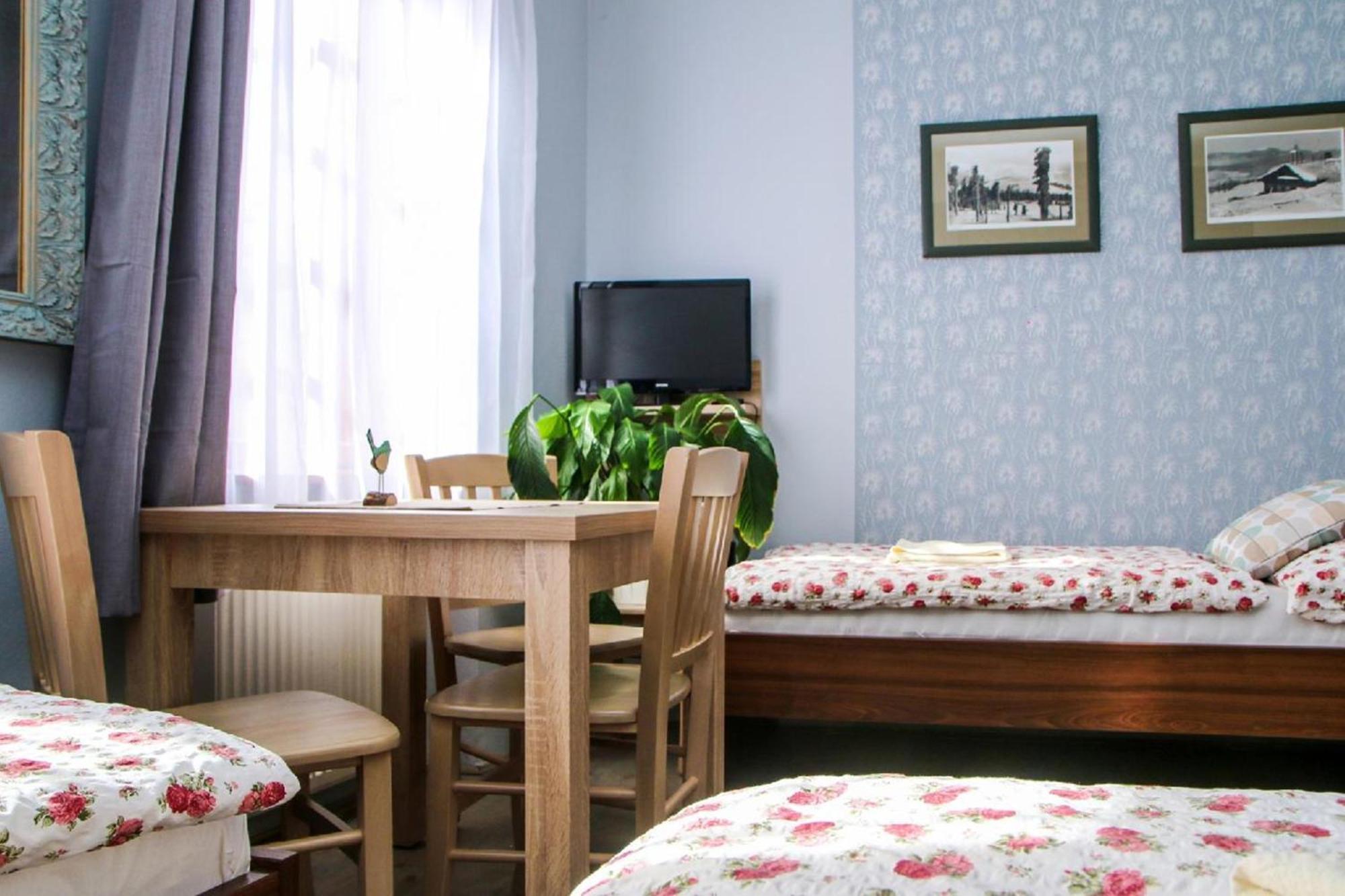 Mini Hotel Abraka & Apartments Cesky Krumlov Exterior photo