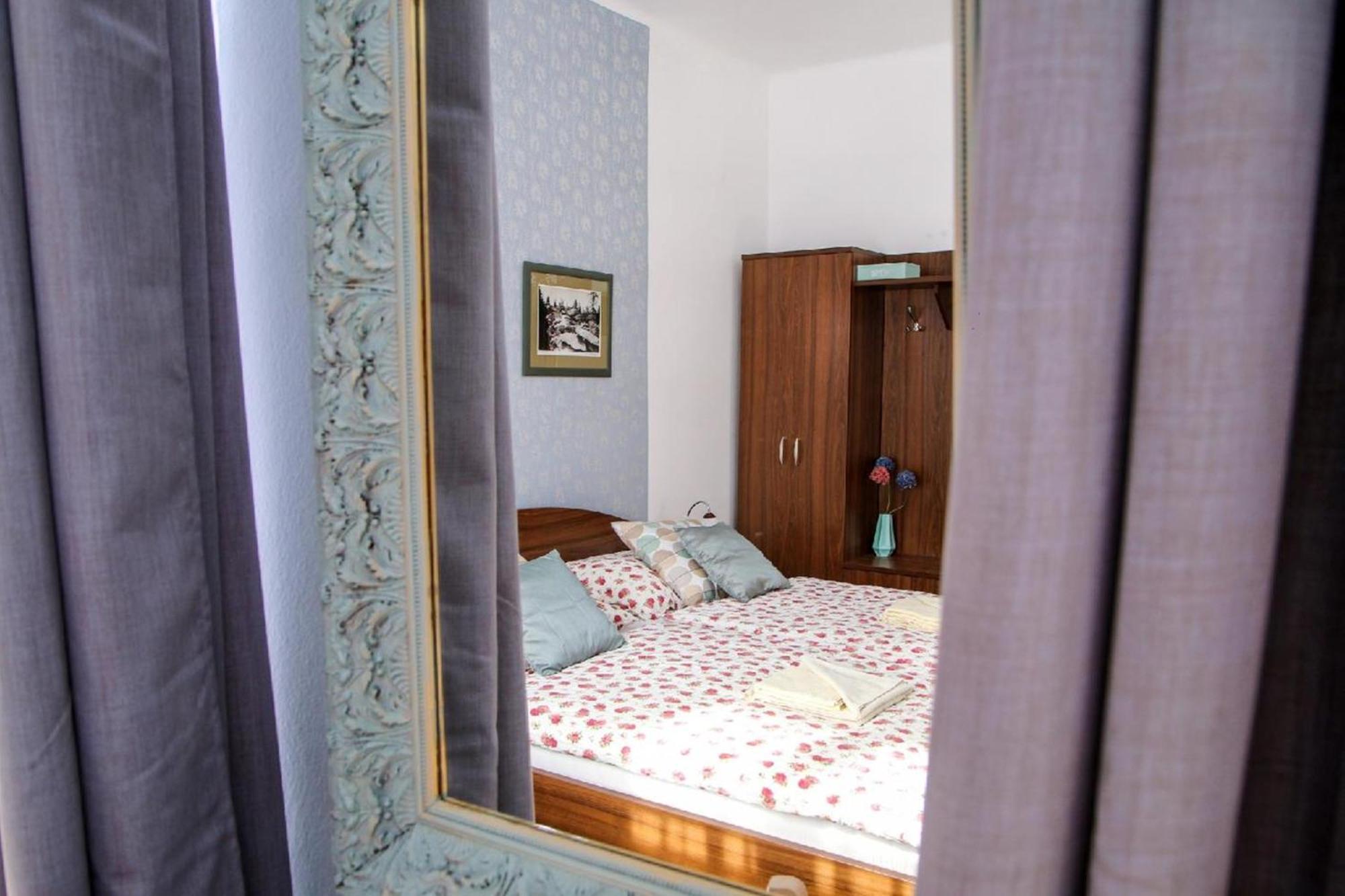 Mini Hotel Abraka & Apartments Cesky Krumlov Exterior photo
