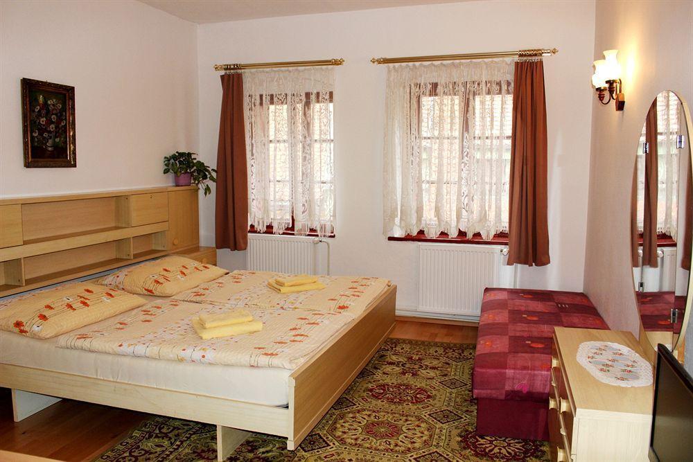 Mini Hotel Abraka & Apartments Cesky Krumlov Exterior photo
