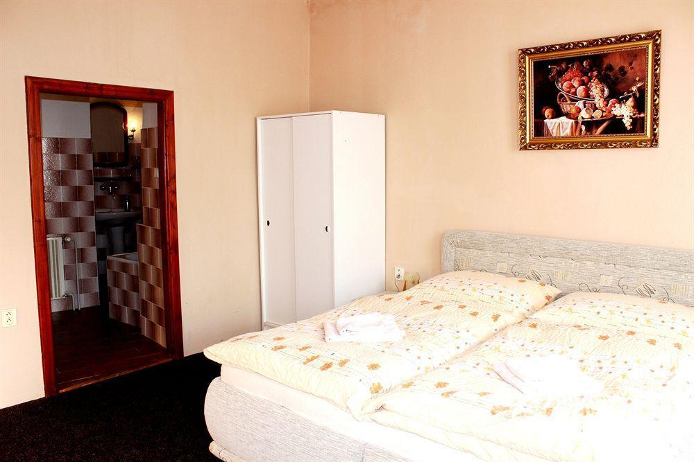 Mini Hotel Abraka & Apartments Cesky Krumlov Exterior photo