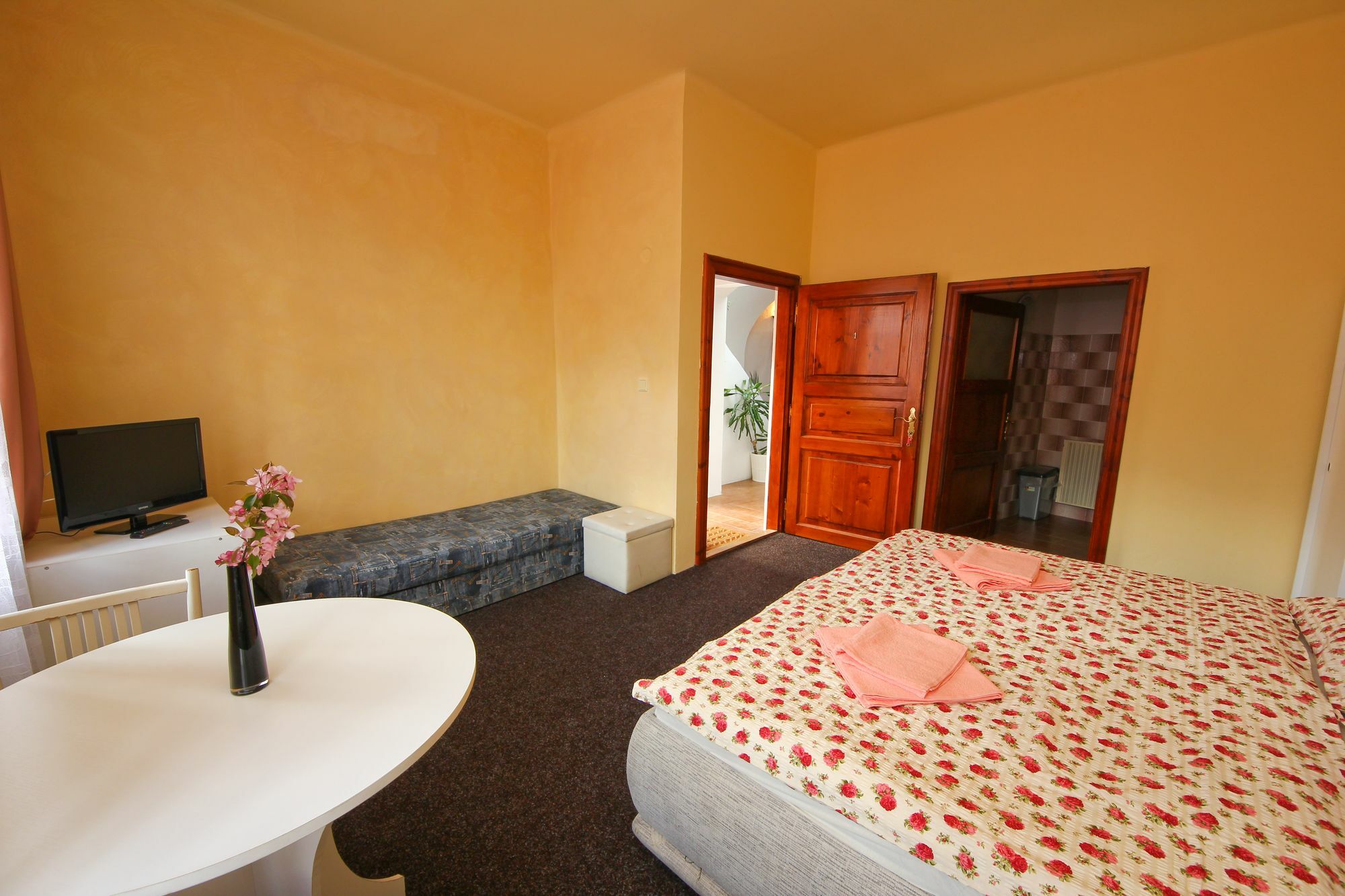 Mini Hotel Abraka & Apartments Cesky Krumlov Exterior photo
